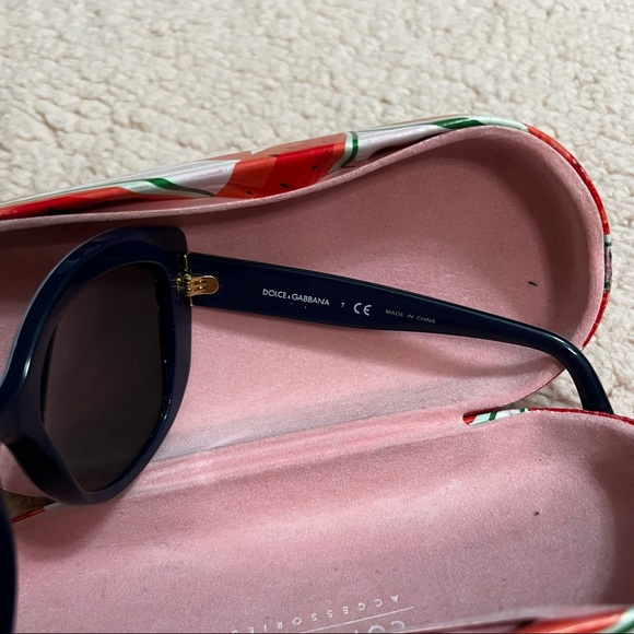 Dolce & Gabbana DG4233 Sunglasses - Picture 4 of 5